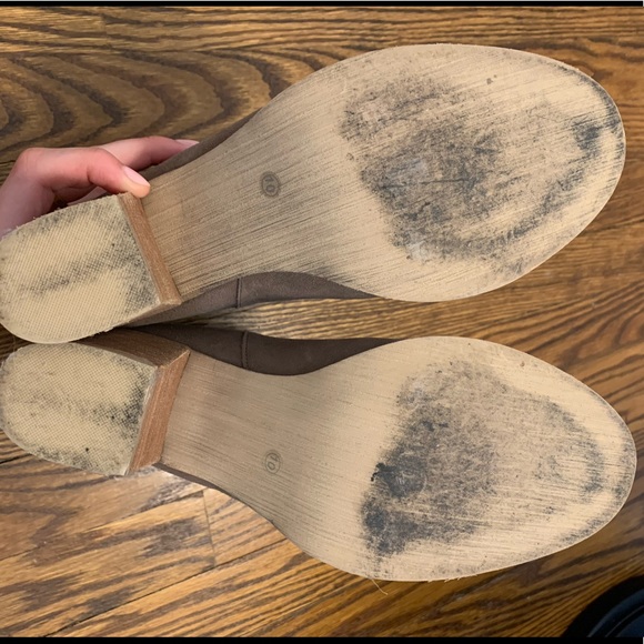 Women’s Size 10 Beige Cowsuede Ankle Booties - Picture 5 of 5